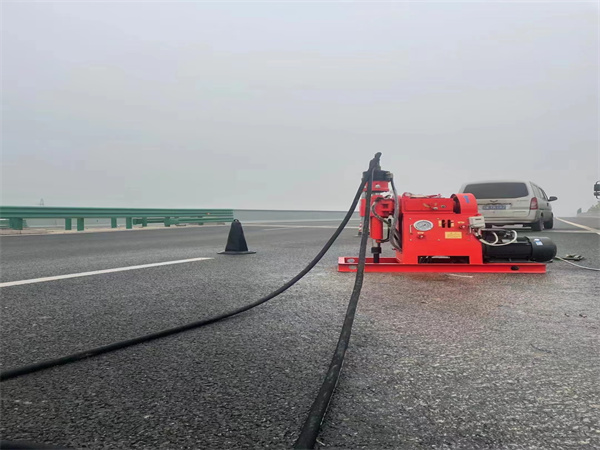 东澳镇马路路基路面开裂下沉注浆加固灌浆